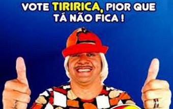 Palhaço Tiririca diz que na política é que não fica