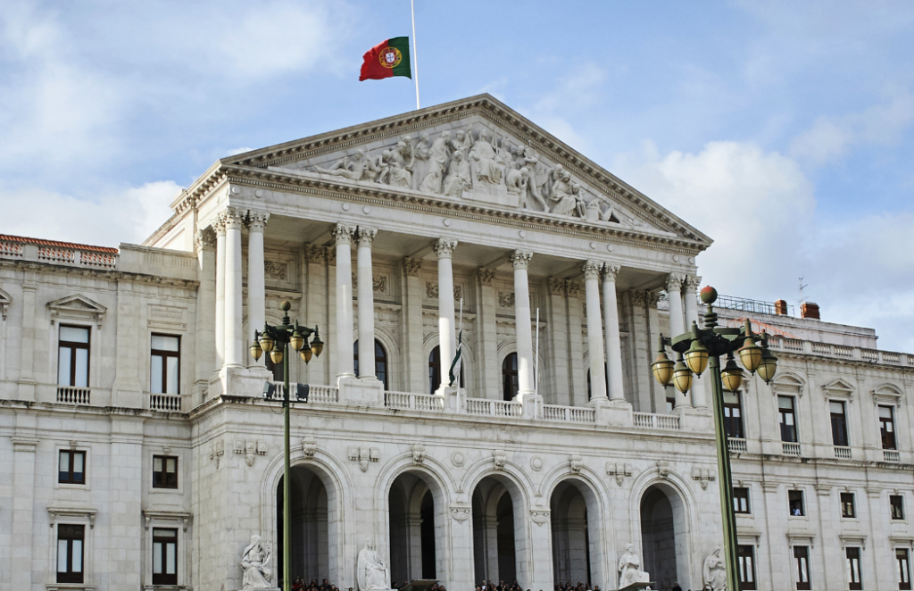 Parlamento regressa hoje e Ferro Rodrigues é candidato único a presidente