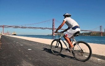 Passeio de bicicleta ajuda a realizar desejos de crianças doentes