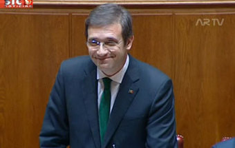 Passos Coelho desmente cortes permanentes na Função Pública