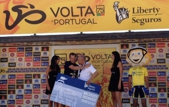 Patrocinador da Volta à Portugal distribuiu dinheiro e computadores durante a prova