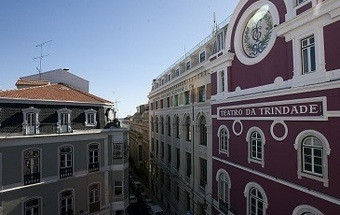 Peça de teatro Édipo solidária com refugiados