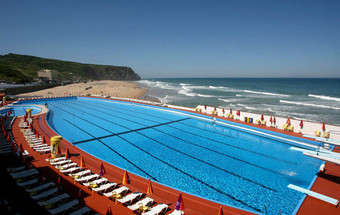 Piscinas fantásticas para mergulhar no verão 16