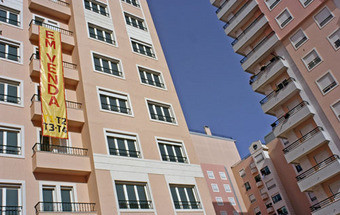 Prestação da casa baixa em agosto