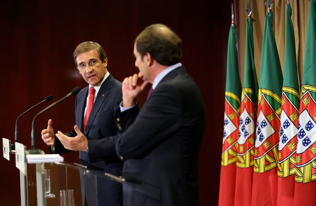 PSD e CDS unem-se para rejeitar Costa