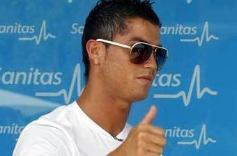 Ronaldo coloca modéstia de lado e admite valer ainda mais