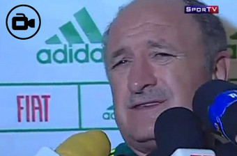 Scolari chama "palhaço" a jornalista