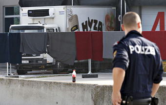 Sobe para 70 número de migrantes encontrados mortos em camião na Áustria