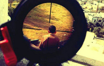 Soldado israelita publica imagem no Instagram de criança na mira de uma arma