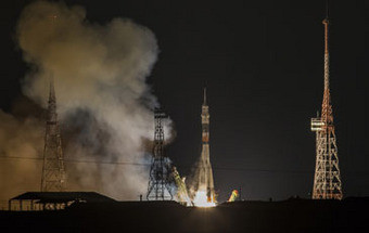Soyuz já está acoplada à Estação Espacial Internacional