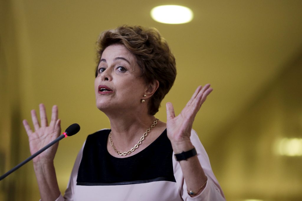 Supremo brasileiro suspende impeachment de Dilma