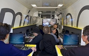 Tecnologia aproxima jovens emigrantes dos pais e avós