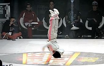 Tem apenas 6 anos, mas já dança como gente grande