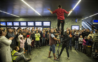 Um dia na estação dos refugiados em Viena