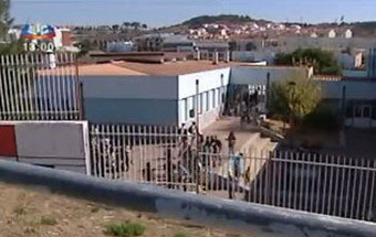 Uma das crianças atropeladas numa escola tem um traumatismo craniano grave