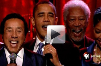 Veja Barack Obama a cantar na Casa Branca
