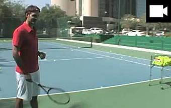 VÍDEO: A pontaria de Roger Federer