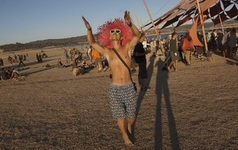 VÍDEO: Jovens procuram voluntários para organizar festival de verão