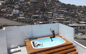 Vídeo mostra casa de luxo de um traficante