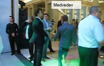 VÍDEO: Passos de dança transformam Presidente russo numa estrela do YouTube