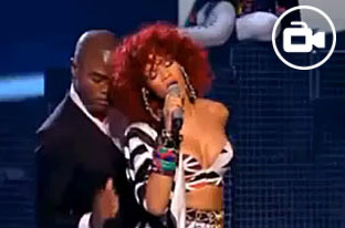 VÍDEO: Rihanna despe-se no X factor