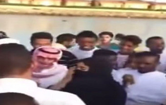 Vídeos de mulheres sauditas a serem assediadas e a 'provocar' incendeiam redes sociais