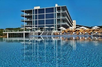 Y em forma de hotel