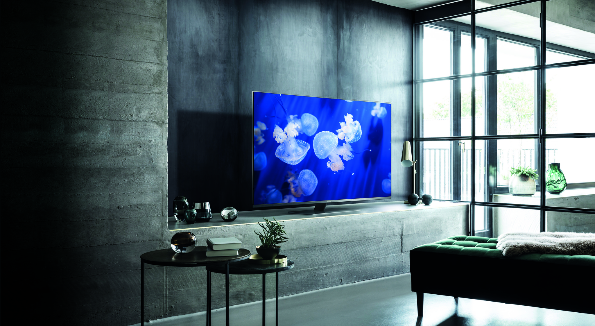 Panasonic LED TV FX780E lifestyle 2.jpg