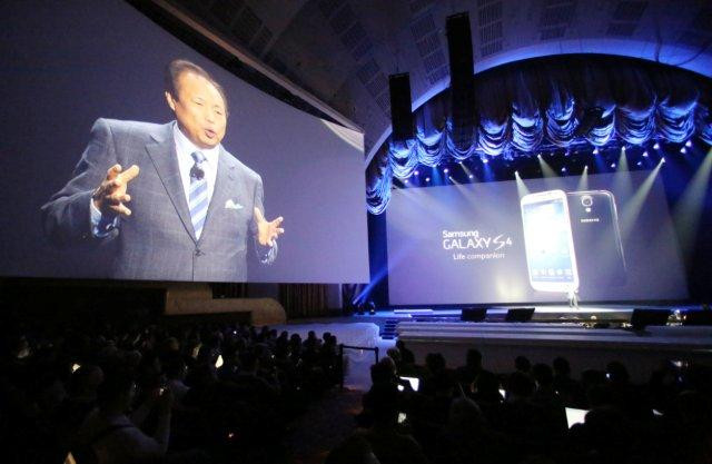 GALAXY S 4 Unpacked_JK Shin_3.jpg