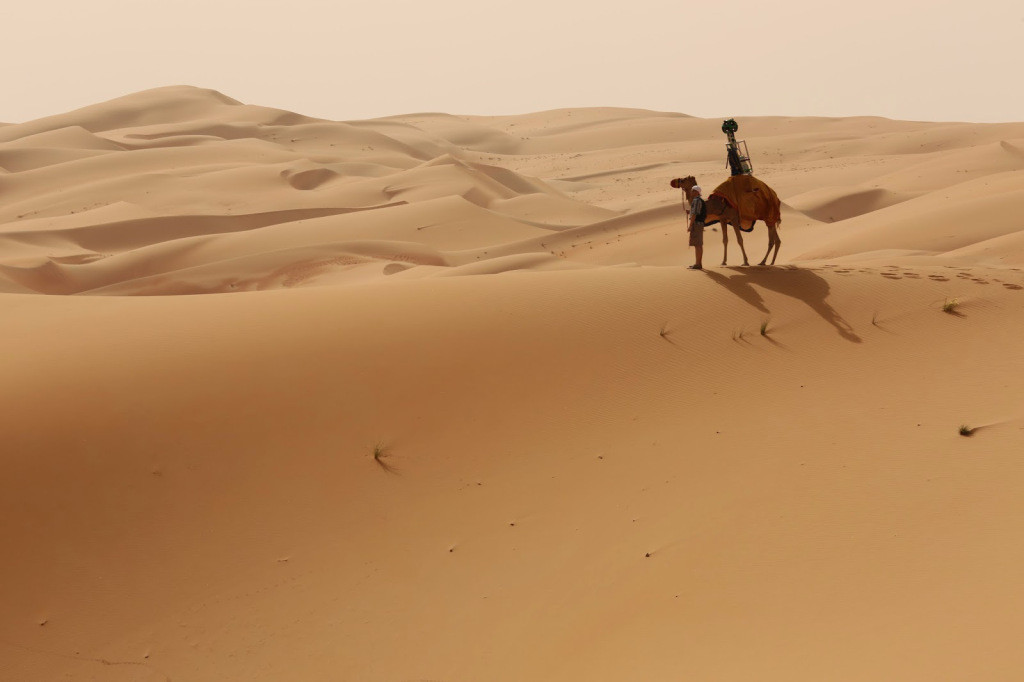 trekker-camel-desert.jpg