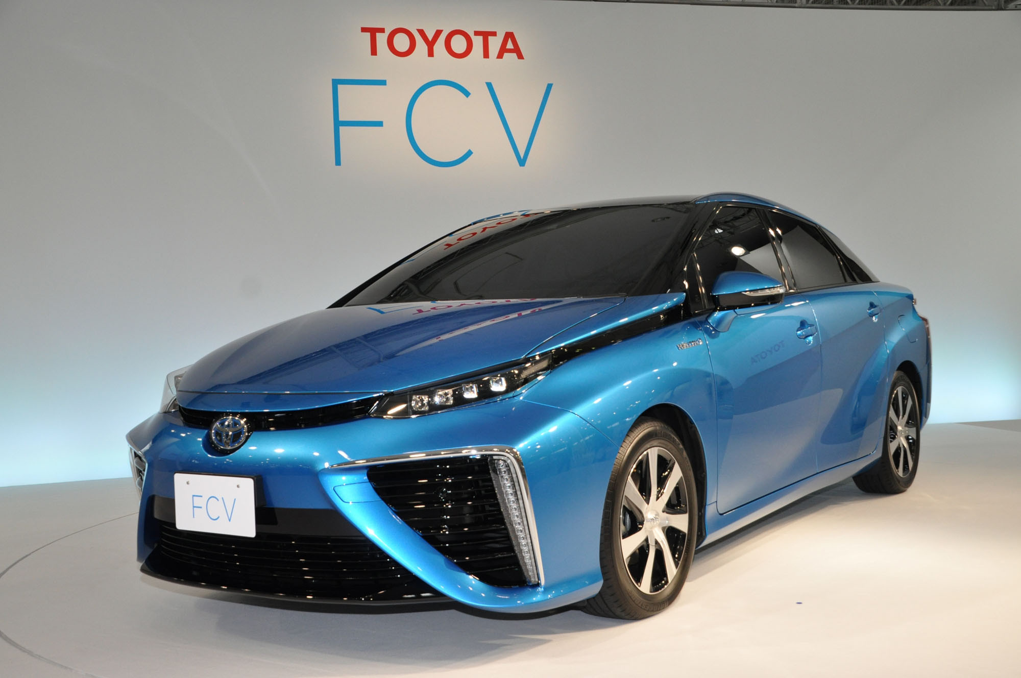 Toyota_FCV_002.jpg