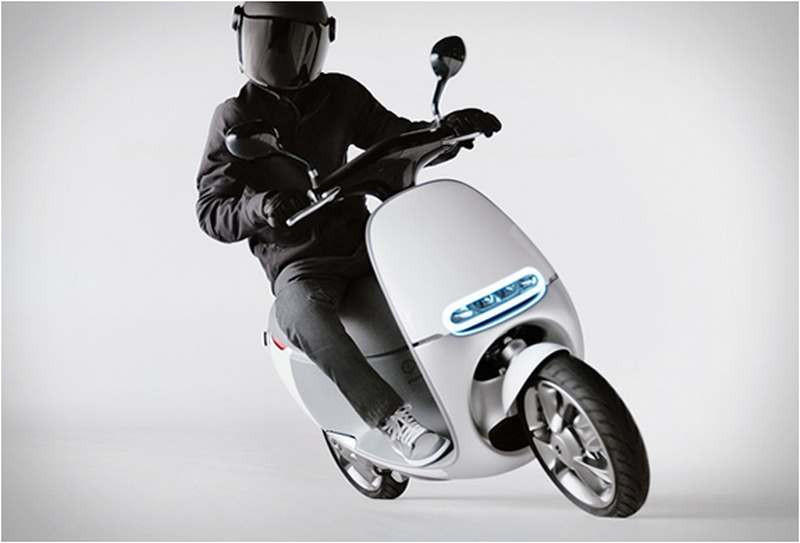 Gogoro-Electric-smart-scooter-2.jpg