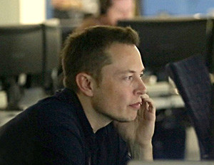 Elon_Musk_in_Mission_Control_at_SpaceX.jpg