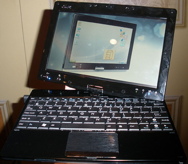 Asus mostra um EeePC em formato tablet  