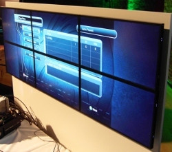 Seis monitores Samsung, ligados a uma única placa gráfica