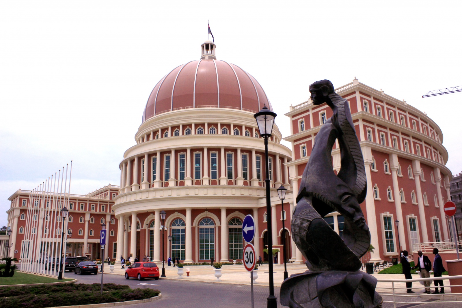 Visão | Assembleia Nacional de Angola aprova Orçamento Geral de Estado ...