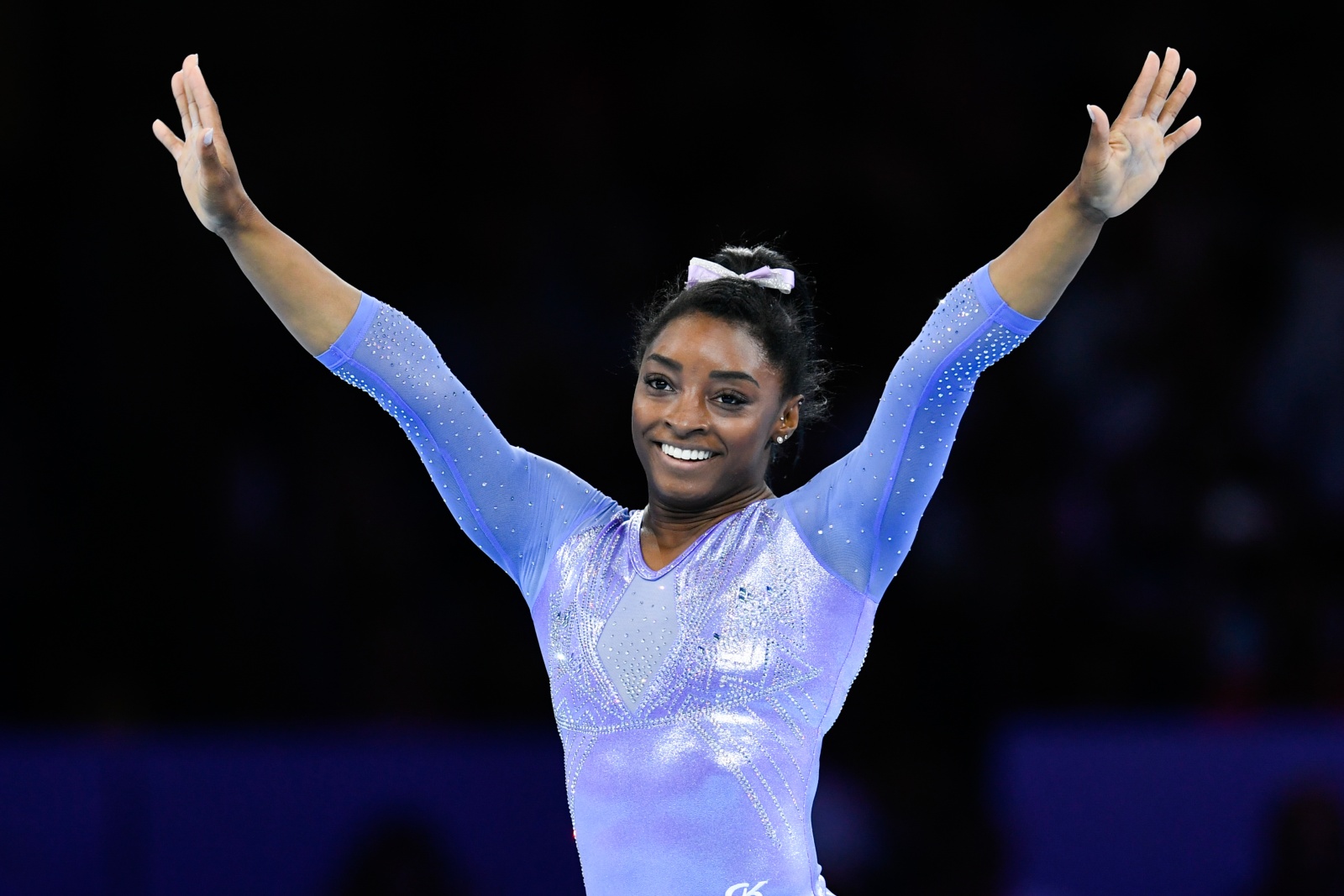 Visão | Simone Biles prova que nem a pandemia a trava e mostra mortal ...