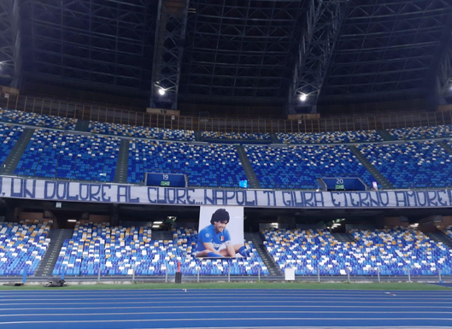 Visão Diego Armando Maradona é o novo nome do estádio de Nápoles
