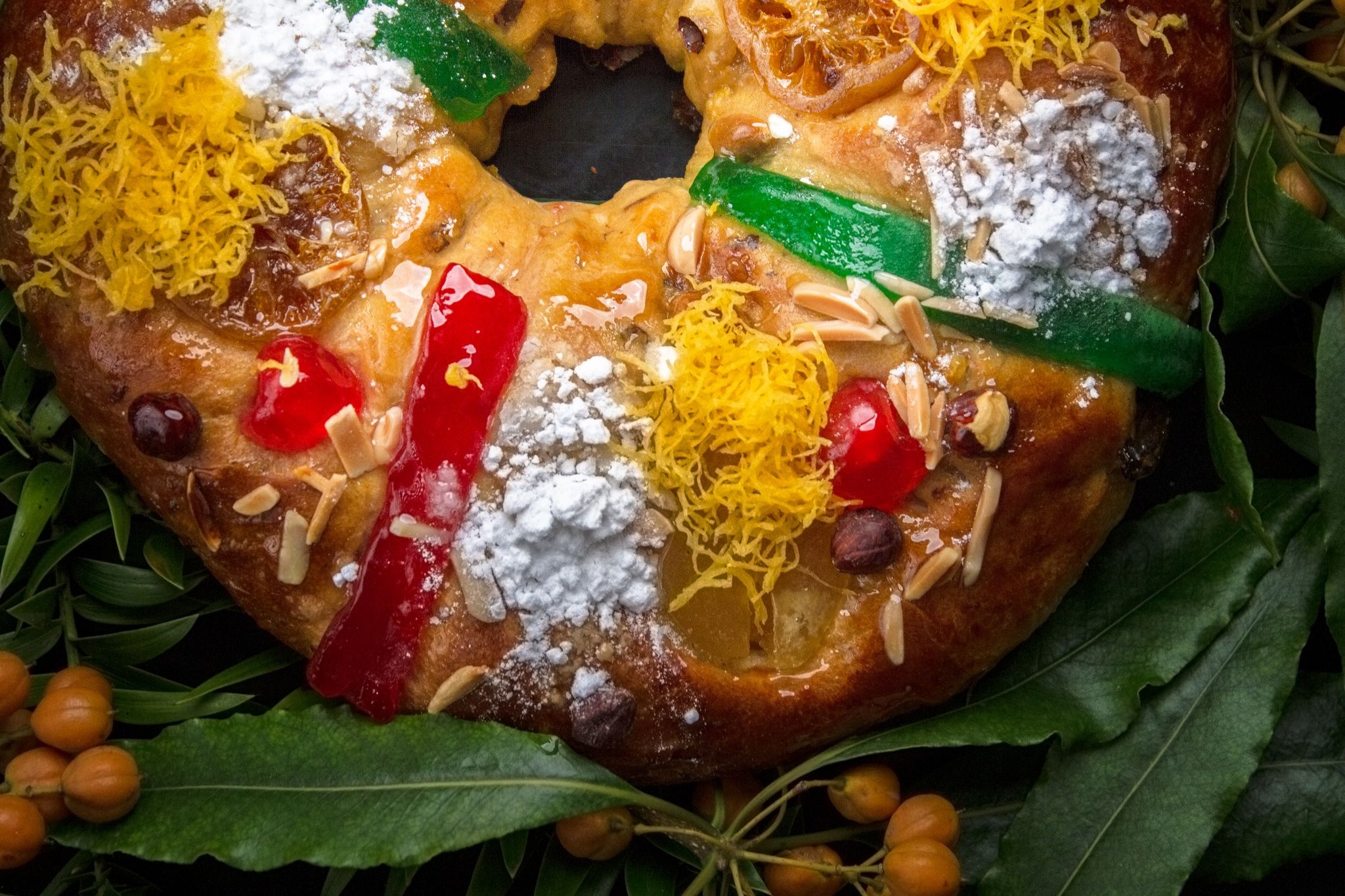 O novo bolo-rainha de Cascais tem folhas de ouro comestíveis
