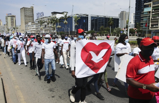 A revolta dos fiéis da África contra a Igreja Universal