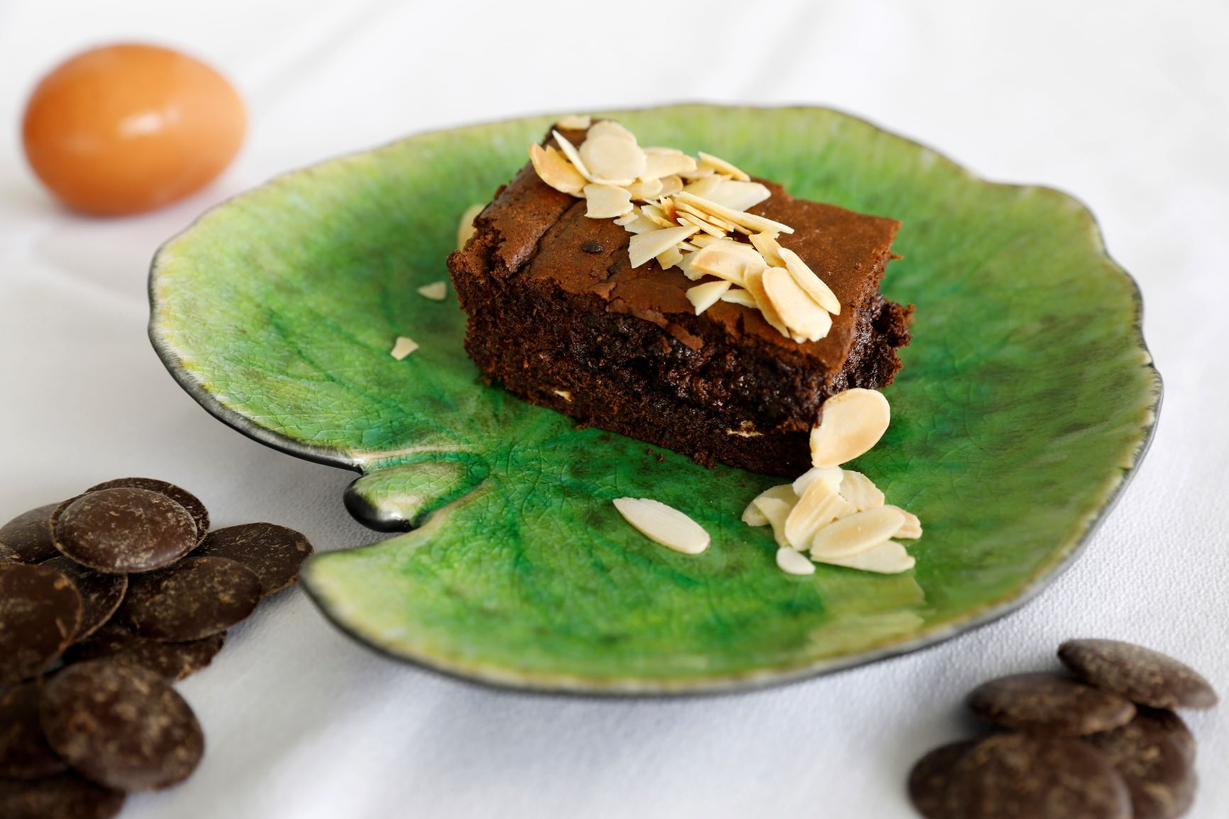 BOLO VERDE E PRETO MASCULINO COM LETRAS DE CHOCOLATE 