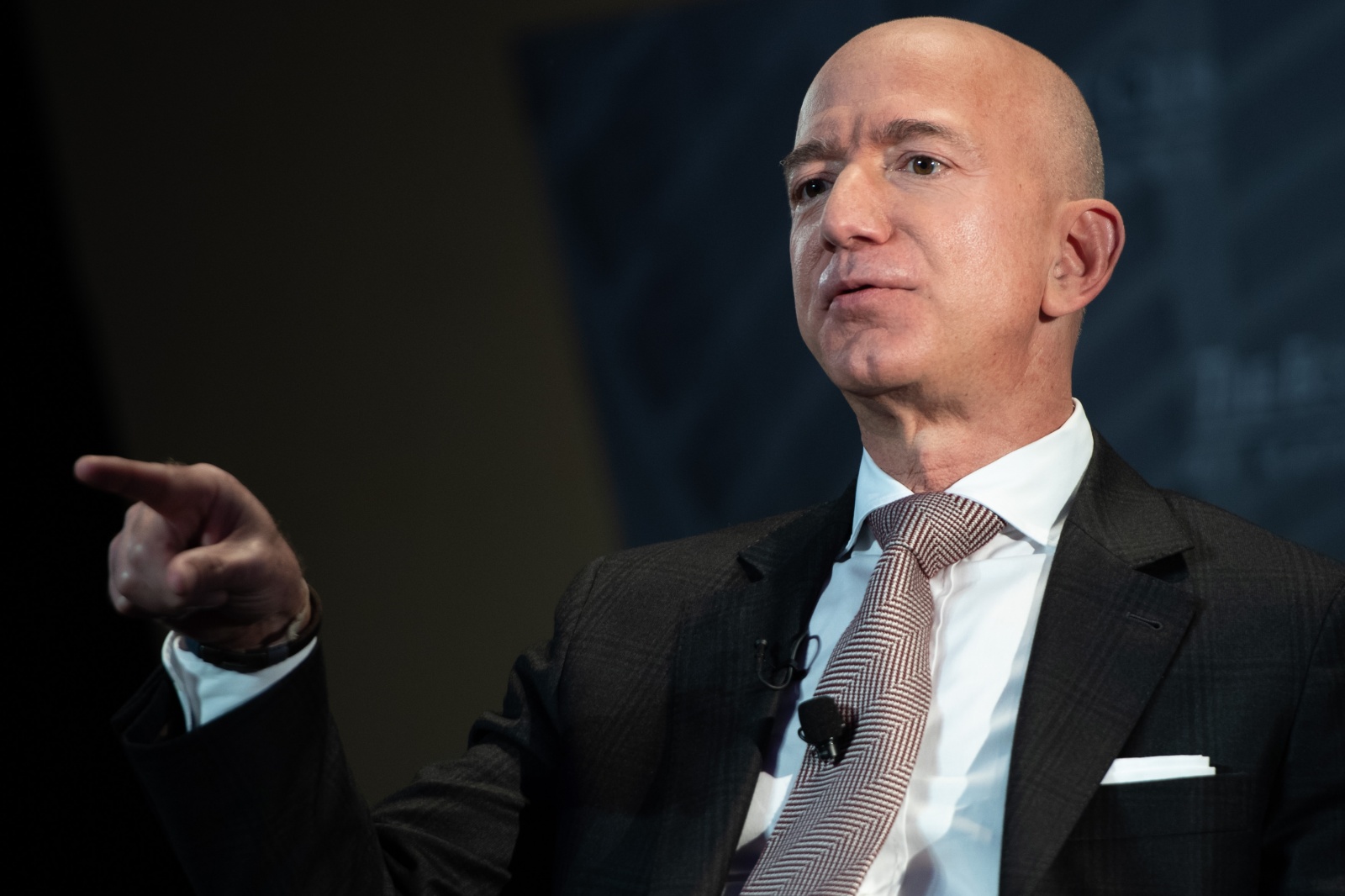 Bezos Testo Visão | As duas faces de Bezos: Génio ou diabo?