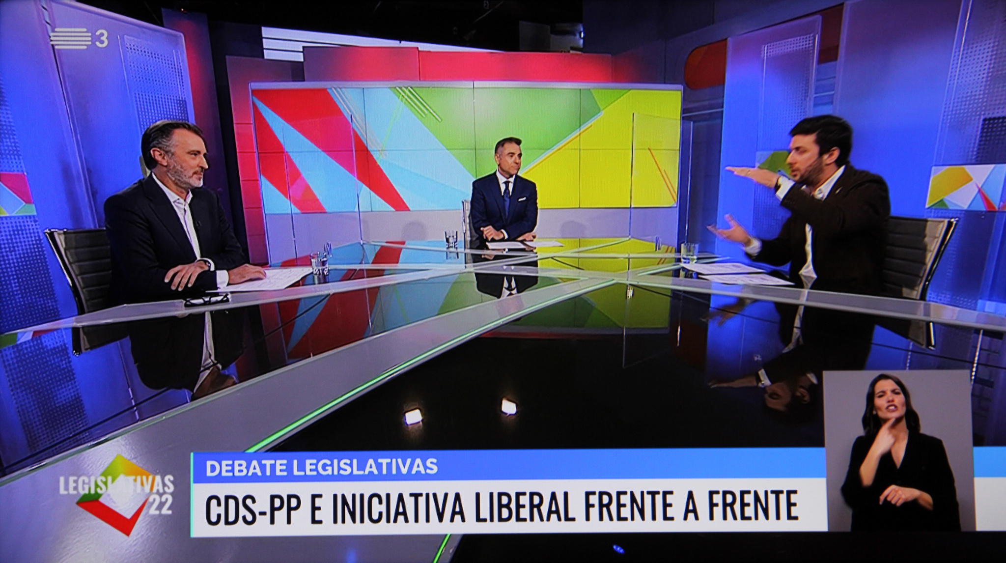 Vis o Debates Legislativas