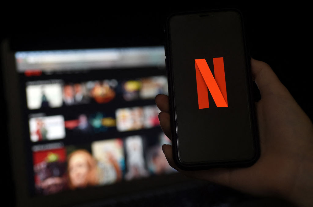 Adicionar membros a uma conta Netflix para partilhar o acesso ao