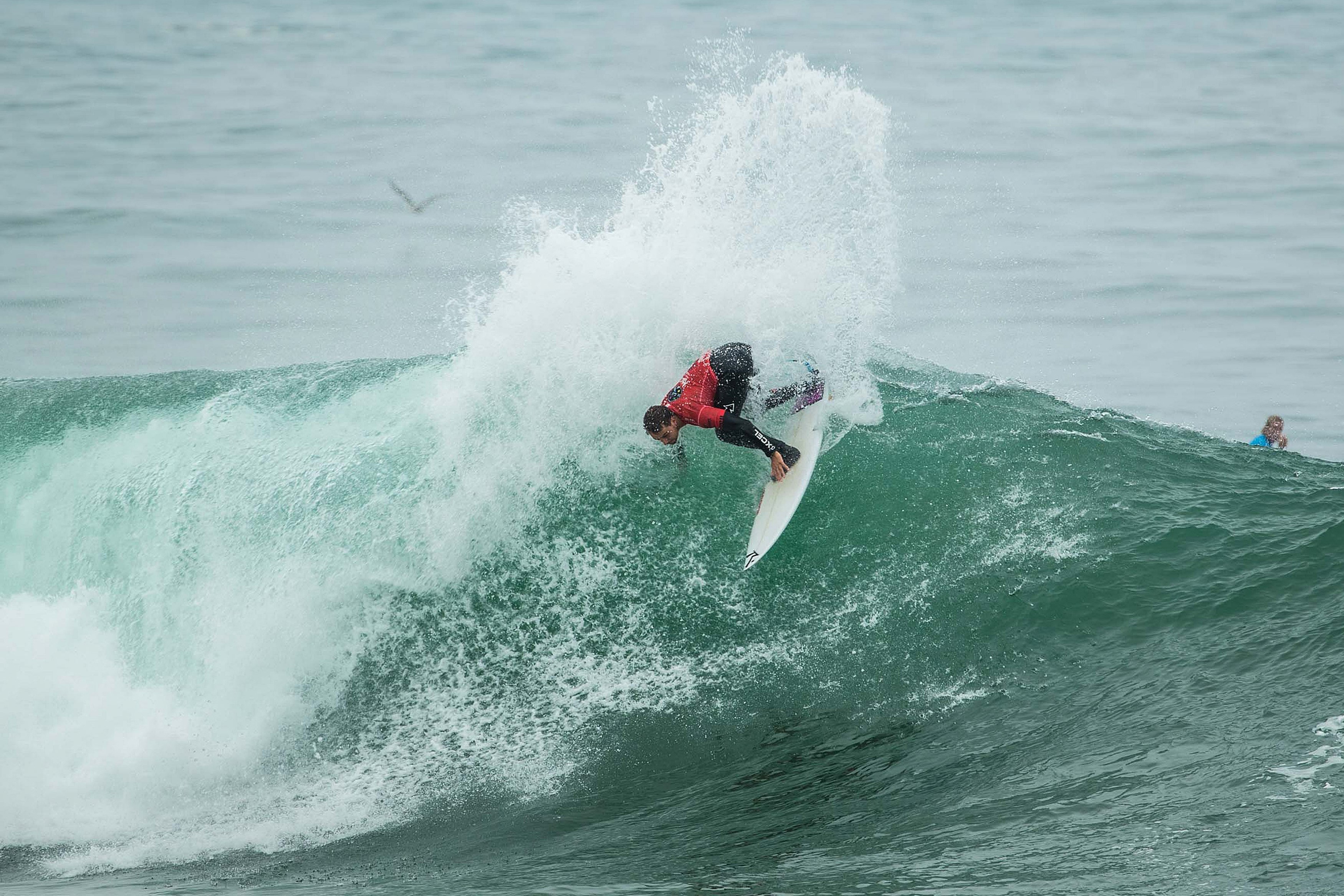 Brasileiro Lucas Silveira conquista QS3000 de Santa Cruz - Surf - Jornal  Record