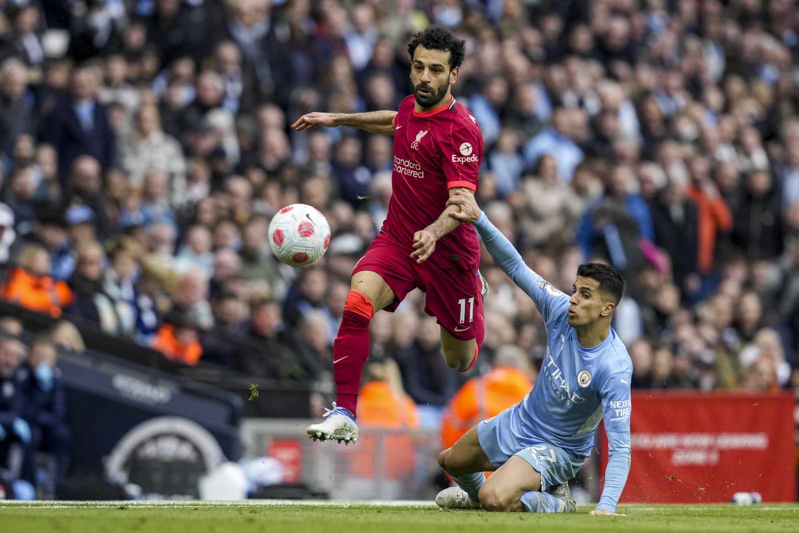 Manchester City e Liverpool empatam em jogo pela liderança do Inglês