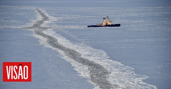Como as alterações climáticas podem criar rotas marítimas fora do alcance da Rússia