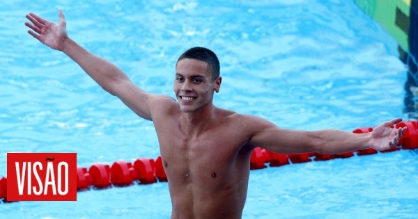 Romeno de 17 anos quebra recorde do mundo dos 100m livres, a prova rainha da natação, que durava desde a era dos fatos supersónicos