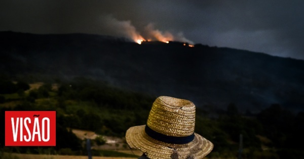 Combate ao incêndio na Serra da Estrela reforçado com quase 1.700 bombeiros