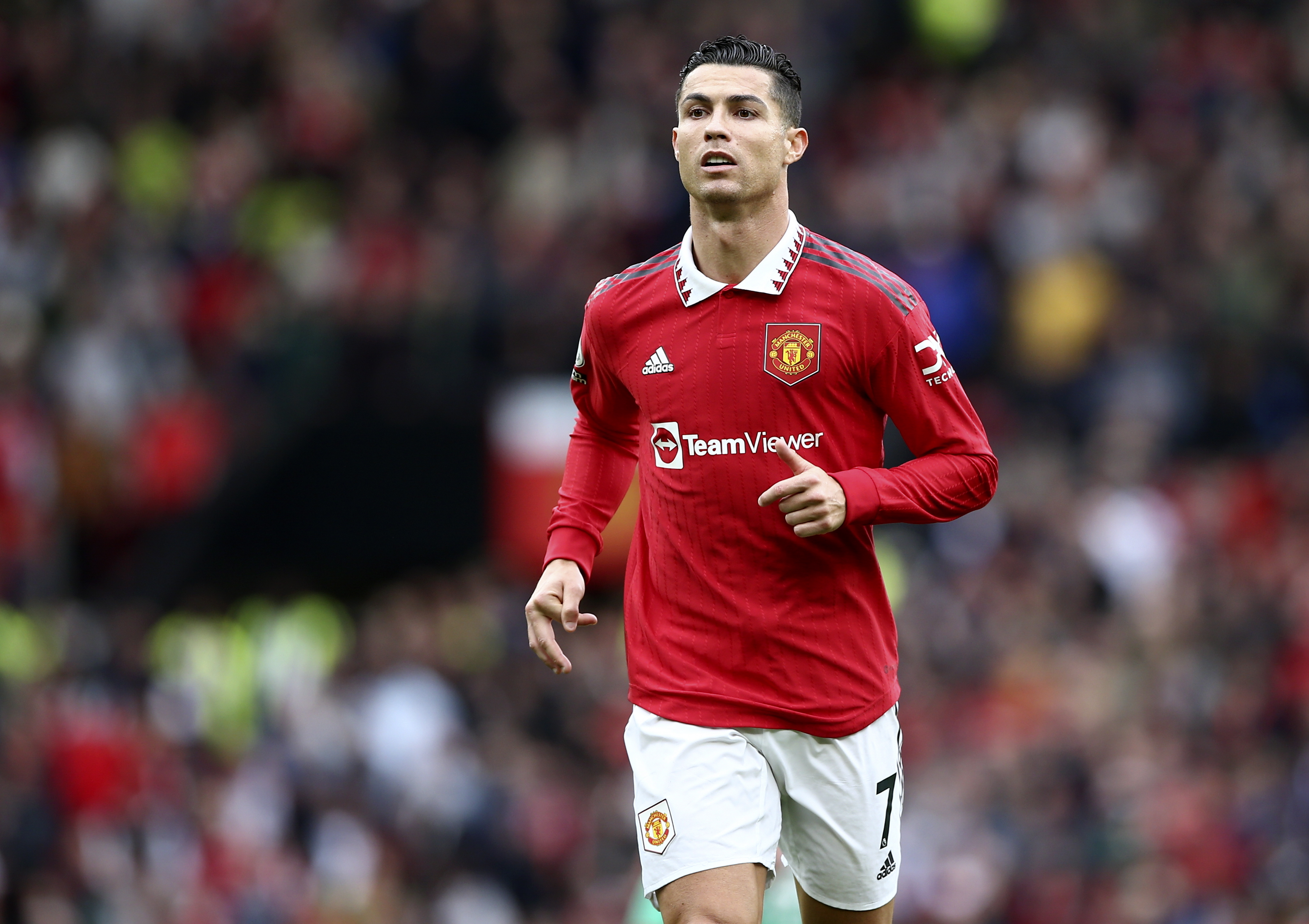 Cristiano Ronaldo é afastado pelo Manchester United por